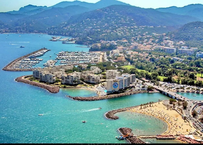 Garden And Beach Sea View Apartment Cannes