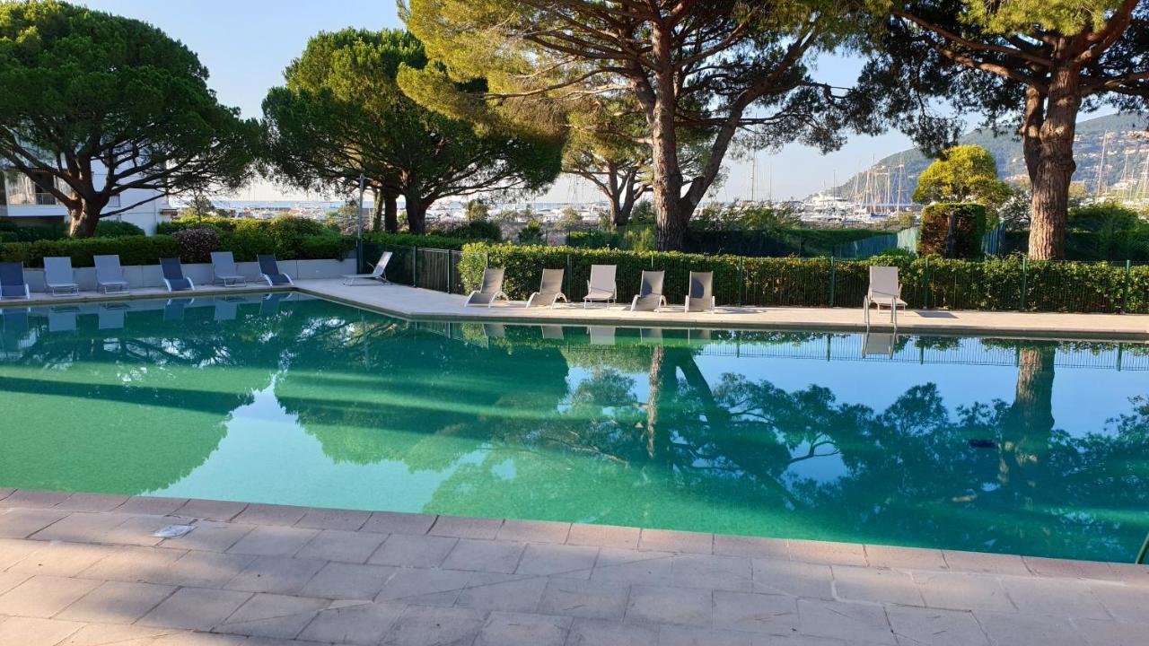 Garden And Sea View Cannes Apartment