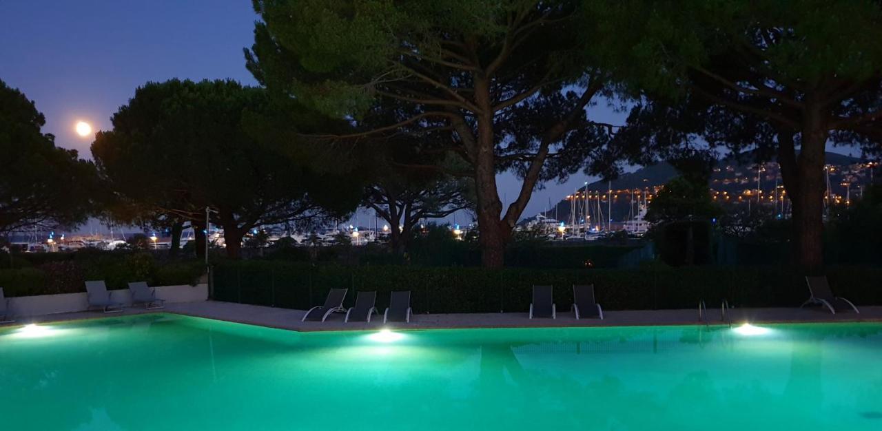 Garden And Sea View Cannes Apartment